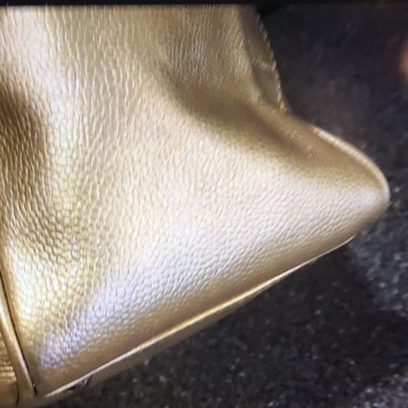 Chanel tote in iridescent gold in pristine condition - Picture 10 of 11